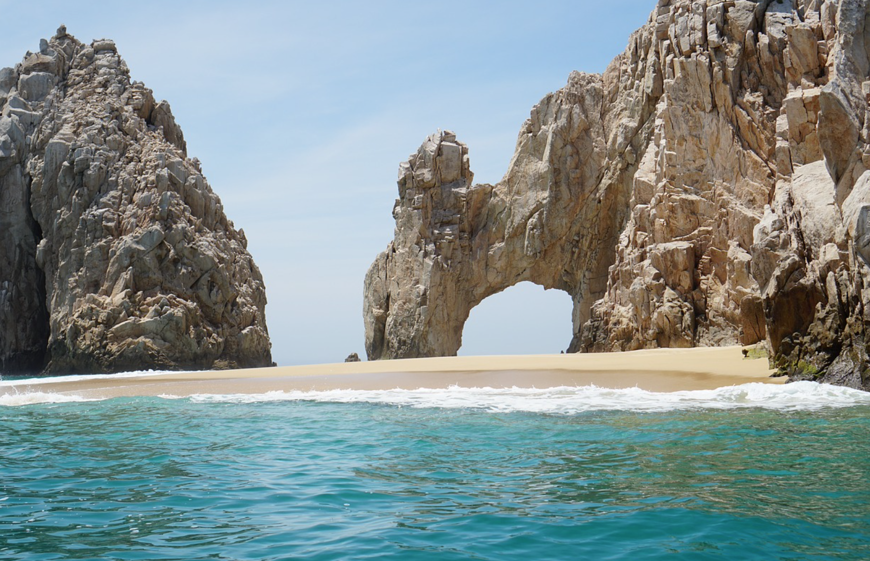Secretaría de Turismo en Baja California emite comunicado tras asesinato de surfistas